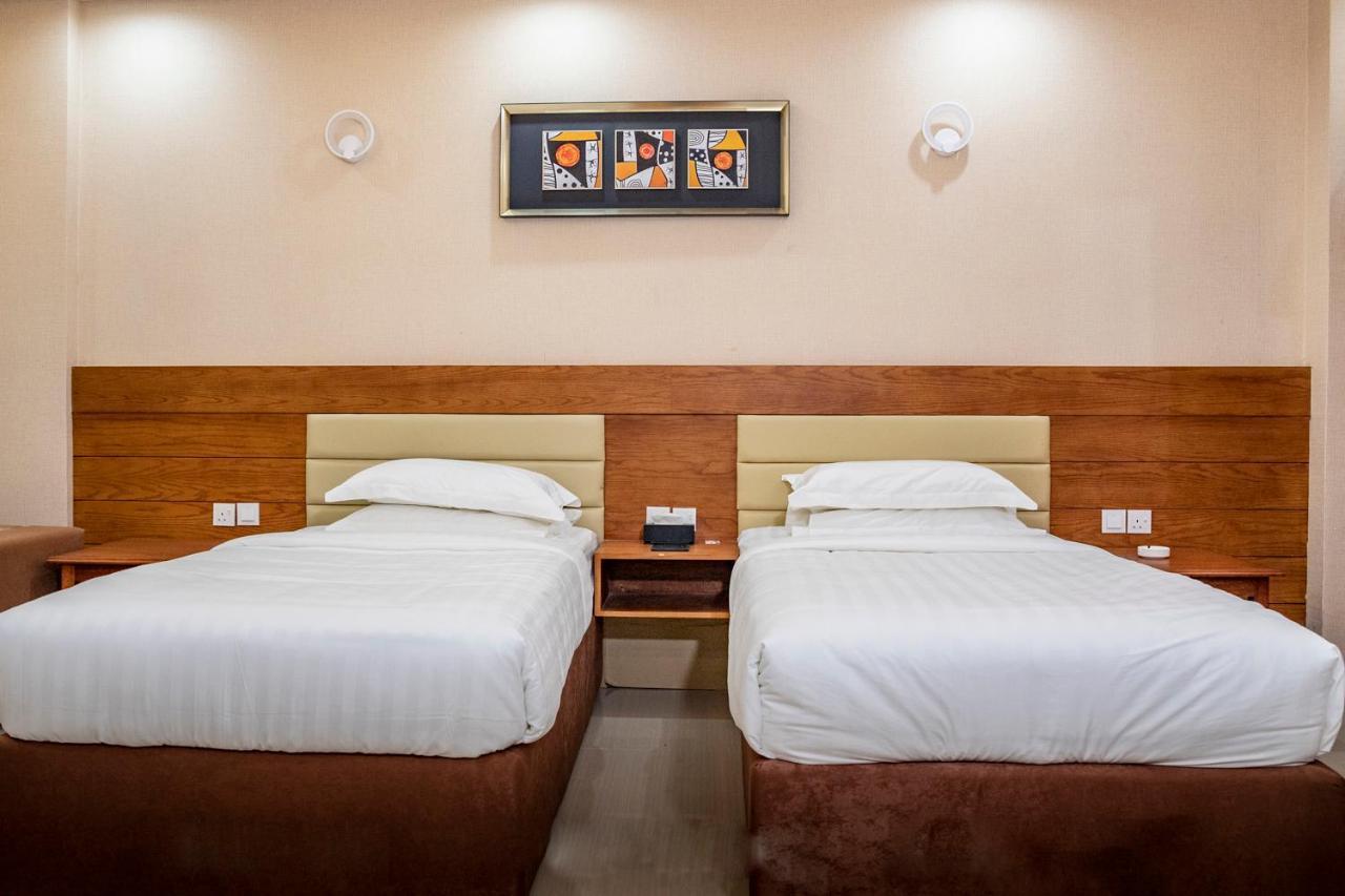 Red-5 - Al Safa Suites Szalála Kültér fotó